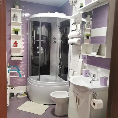 Fully Furnished *